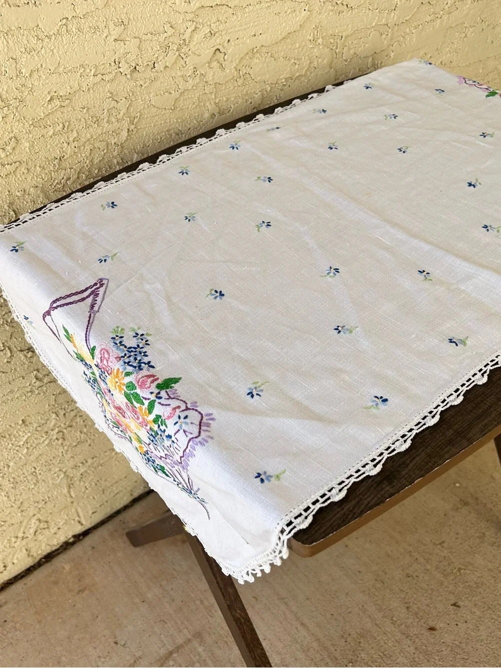 Vintage table runners set of four